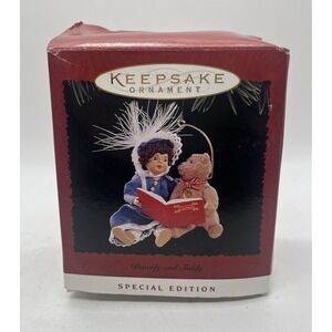 Hallmark Keepsake Ornament Beverly and Teddy Reading a Book 1995 Doll Bear‎